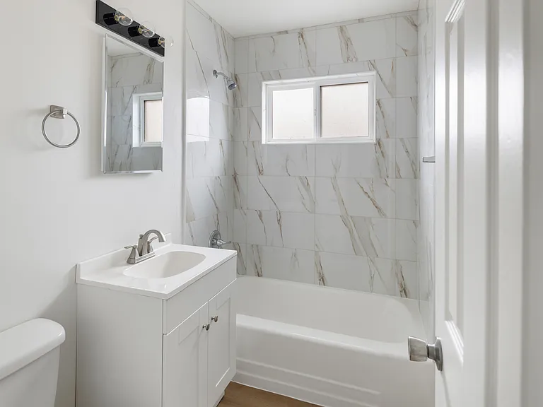 1647 Grand Ave #1 — Photo 9