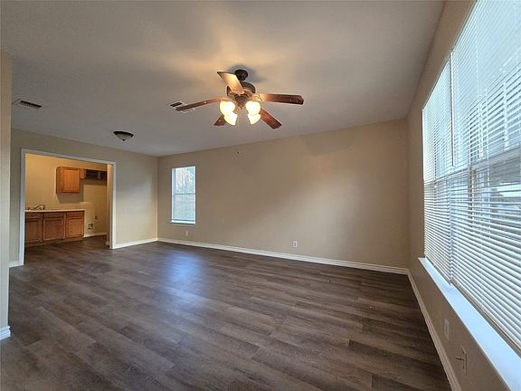 3rd image of 256 Alleda Rd