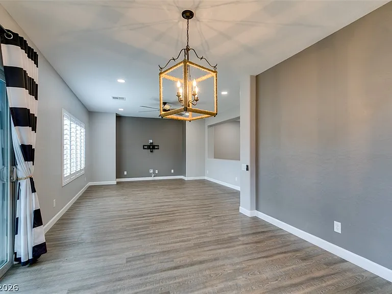 1129 Emanuel St — Photo 20