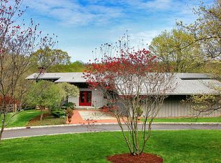 2 Nordholm Dr, Weston, CT 06883