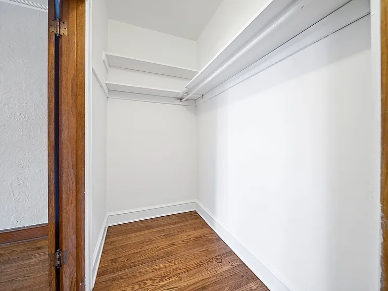 Bella Casa Apartments — Photo 12