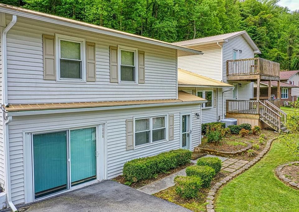 1008 Yates St, Grundy, VA 24614 Zillow
