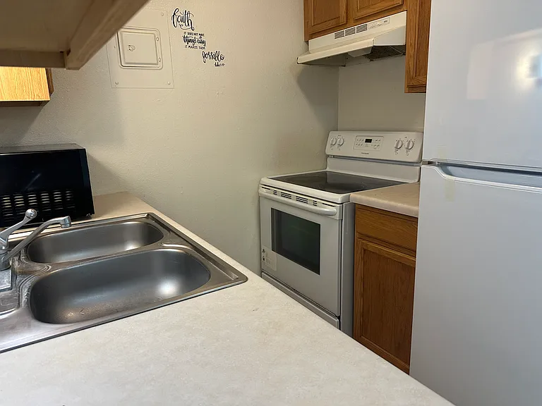 1314 W Pasewalk Ave #15 — Photo 7