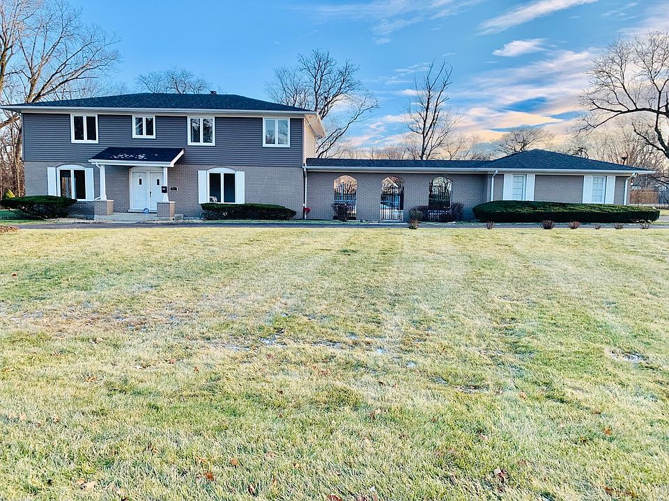 1st image of 57 Graymoor Ln