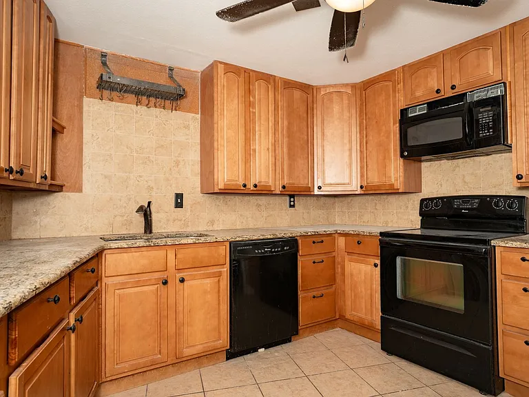 823 S Water St #5F — Photo 16