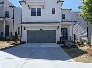 633 Skytop Dr, Cumming, GA 30040