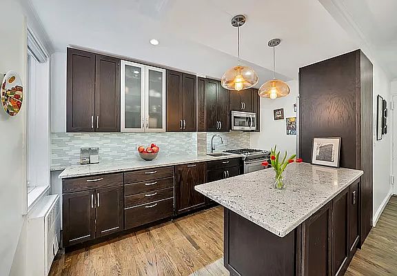 2nd image of 302 E 88th St APT 7G
