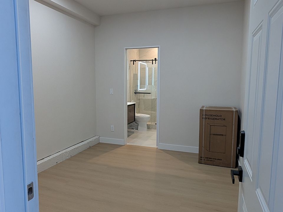 2nd image of 100 Loma Vista Ct