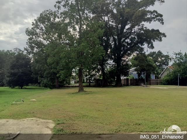 1st image of 10 Charlotte Dr