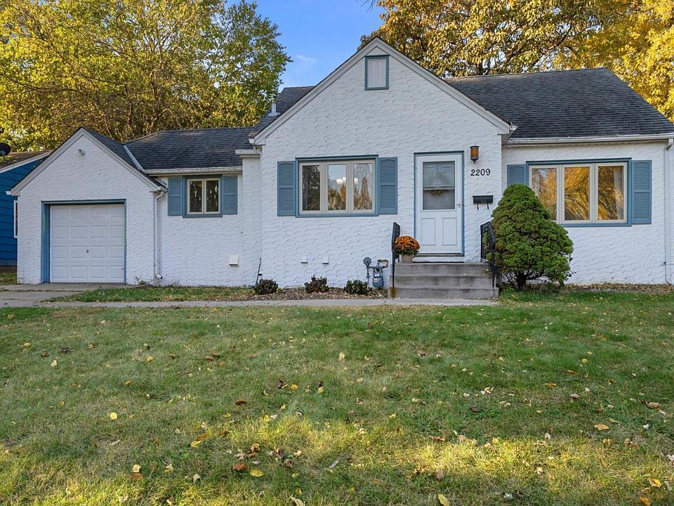 1st image of 2209 Acorn Ln