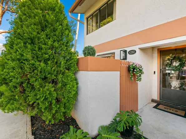 4260 SW 70th Terrace #4260, Davie, FL 33314