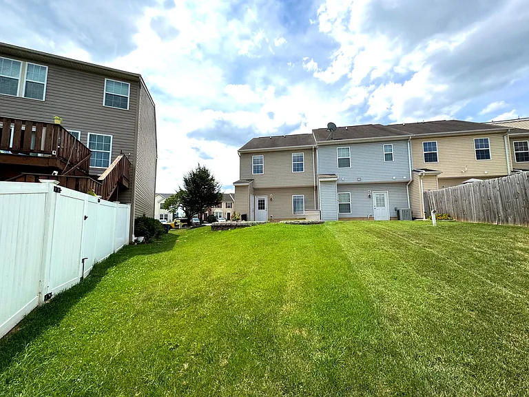716 Blossom Dr - Backyard