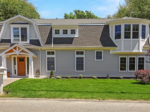 54 Robert St, Westport, MA 02790