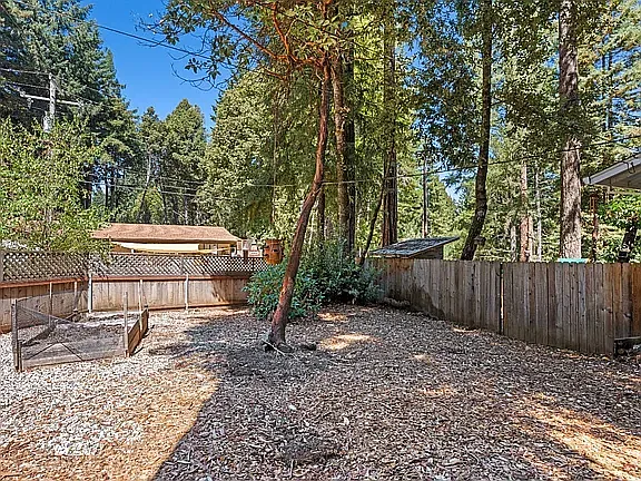 24189 Birch Pl — Photo 3