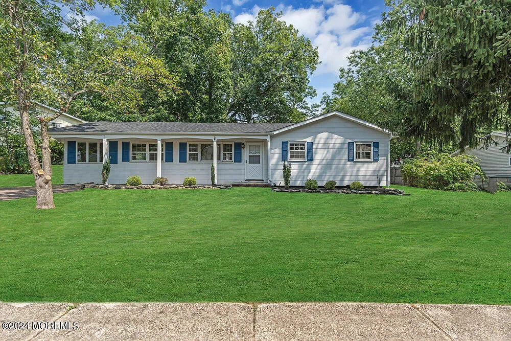 6 Spruce Terrace photo 1