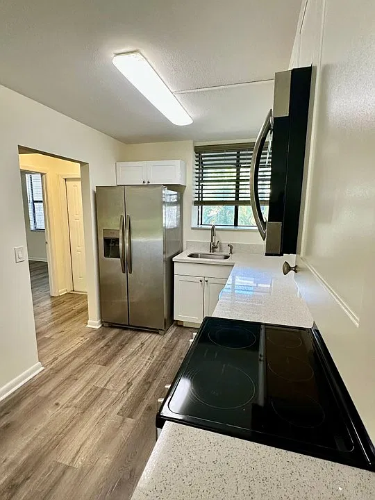 2 bed, 1.5 bath, 1035 sqft, $2,350 — Photo 4