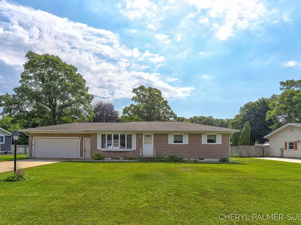 1838 Kings Ct, Muskegon, MI 49445