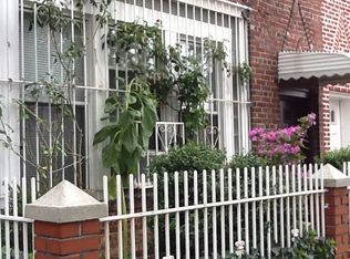 3453 Crescent St, Astoria, NY 11106
