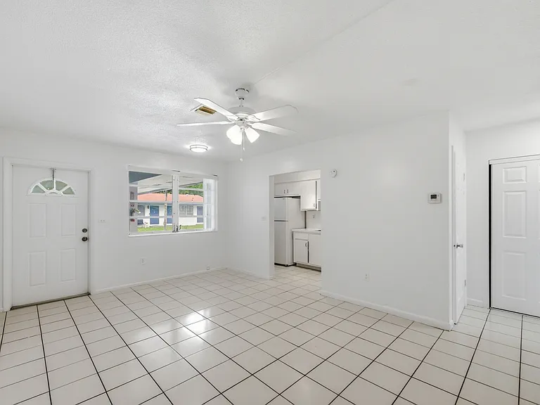 7211 Venetian St — Photo 14