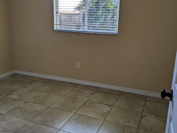 5th image of 914 SE 13th St #1