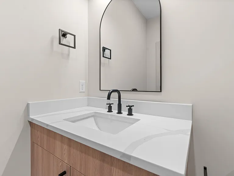 463 Franklin St #202 — Photo 12