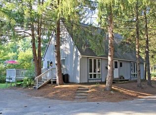 35 The Holw, Amherst, MA 01002