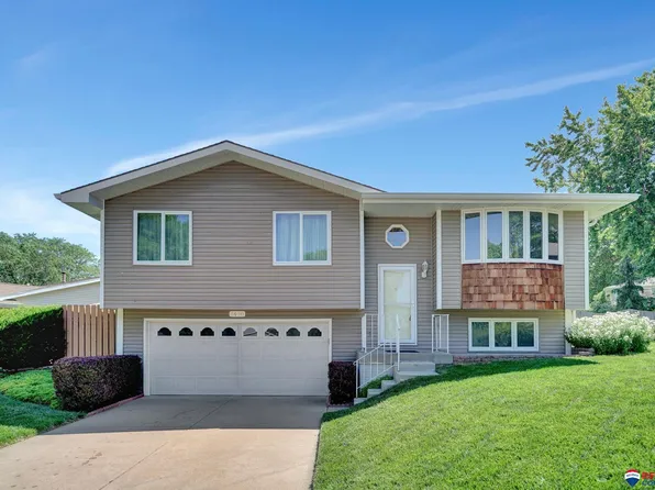 5420 Tamarisk Ct, Lincoln, NE 68516