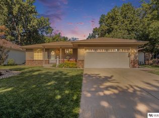 3911 Paxton Dr, Lincoln, NE 68521