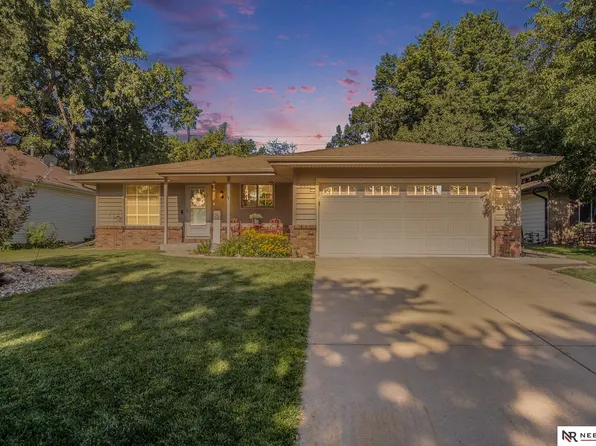 3911 Paxton Dr, Lincoln, NE 68521