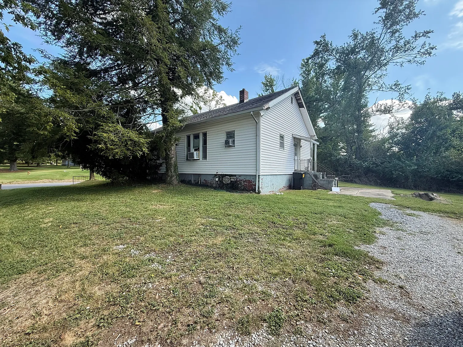 1095 Highway 145 S — Photo 4