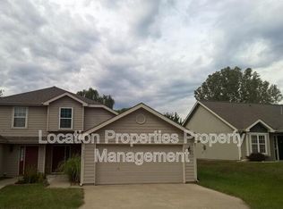 4963 Stoneback Dr W, Lawrence, KS 66047