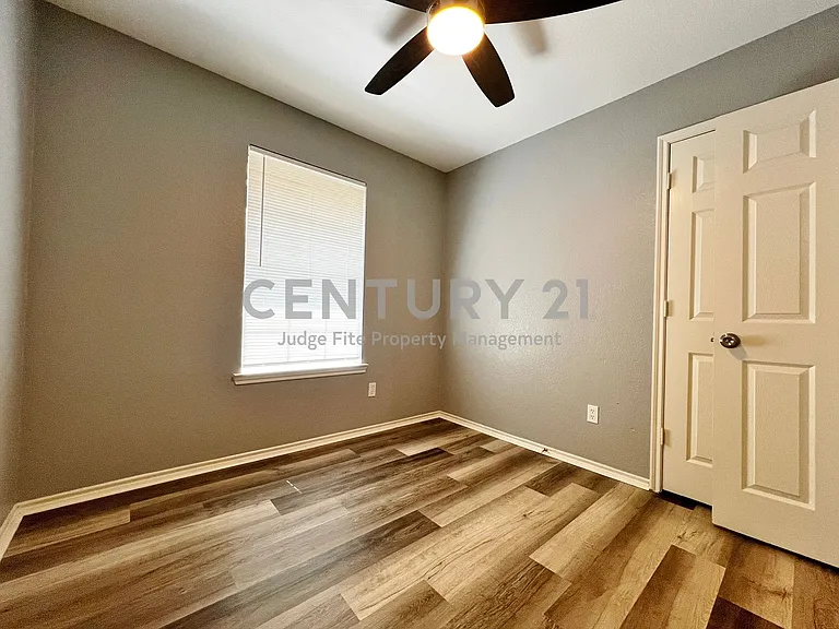 1010 S Retta St — Photo 23