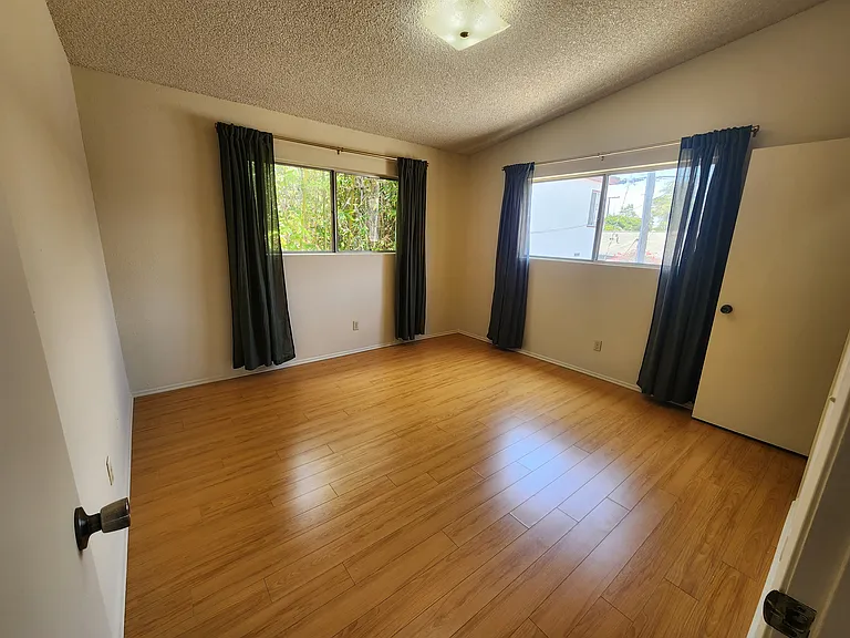 Bedroom 1 w/ Walk in Closet