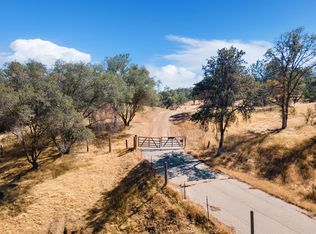 1 Gooseberry Ln, Prather, CA 93651