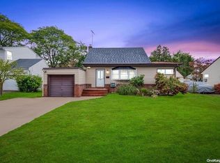 39 Lincoln Rd W, Plainview, NY 11803