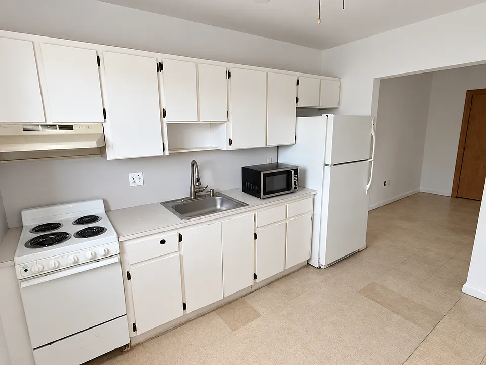 275 NW 10th St