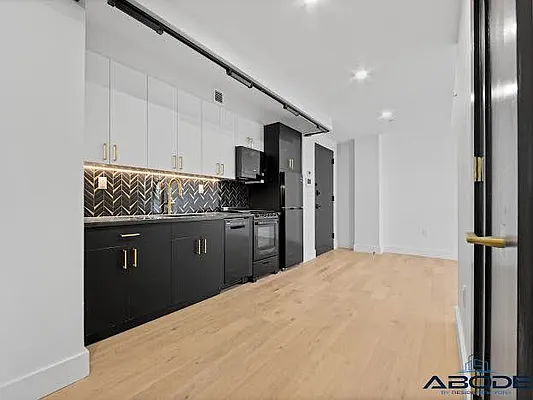 Rented by ABODE NYC LLC | media 29