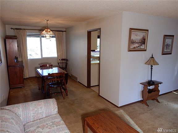 4th image of 10329 162nd Pl NE