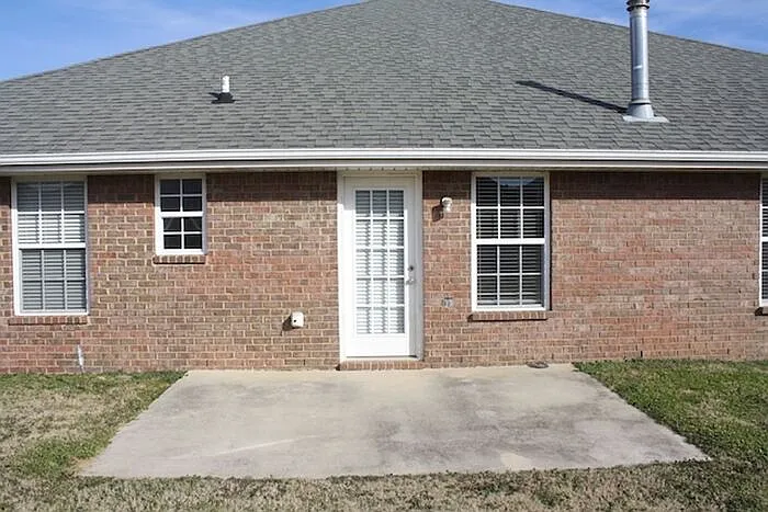 7010 Thornwood Ln SE — Photo 43