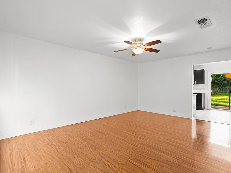 508 Harway Ct — Photo 4