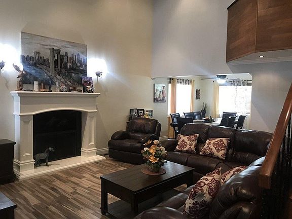 2nd image of 1039 N Evaline Ct