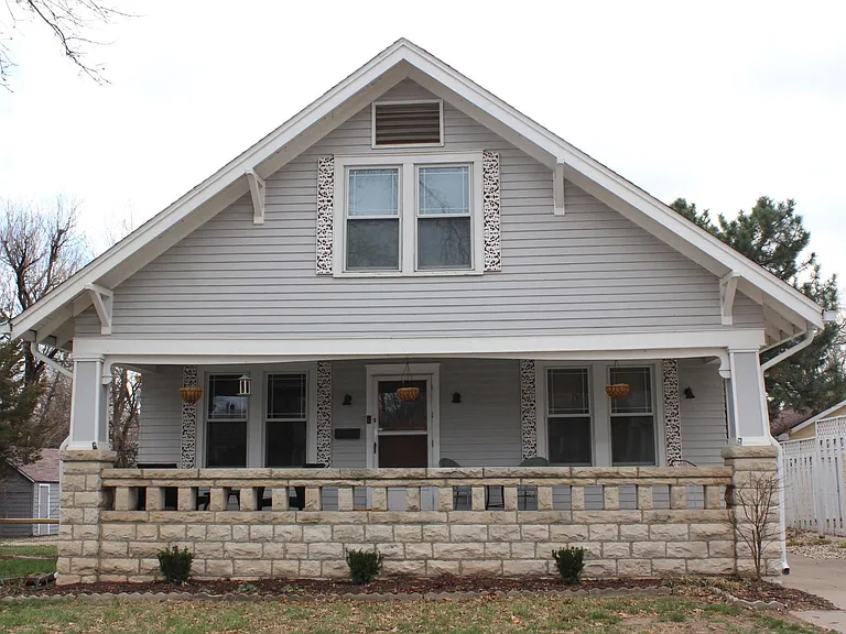 1615 Houston St — Photo 1