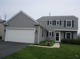 31 Harrison Ln, Streamwood, IL 60107