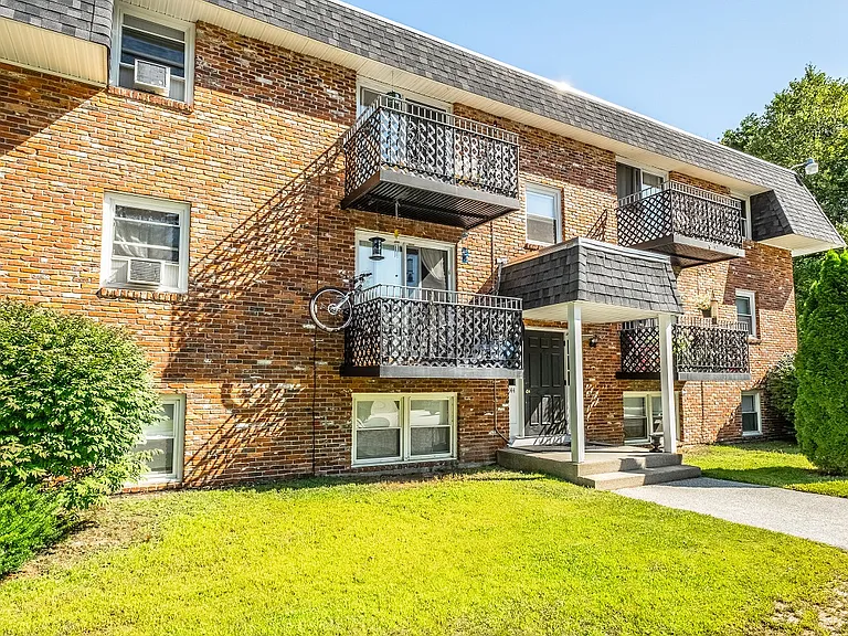 Jaffwood Apartments — Photo 7