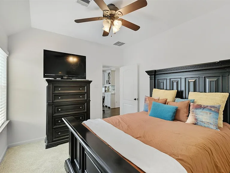 17611 Fossil Ridge Ln — Photo 28