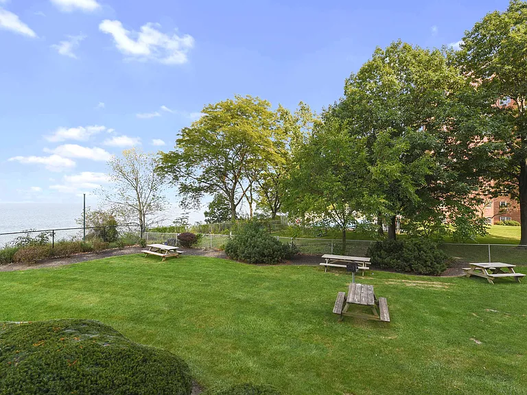11850 Edgewater Dr #820 — Photo 43