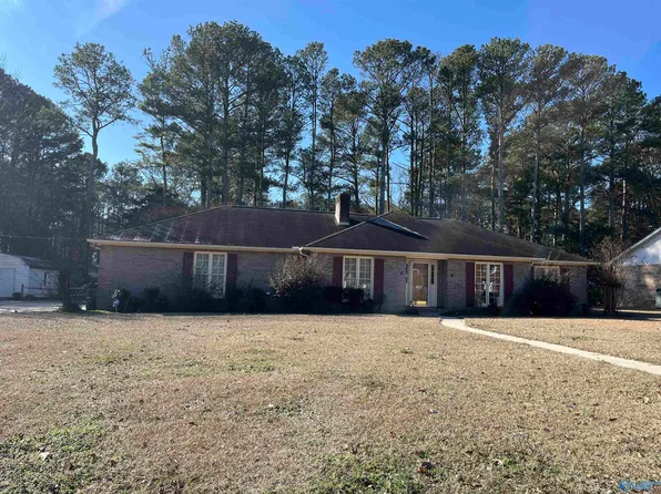 805 Tammy St SW, Decatur, AL 35603