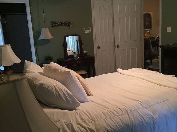 4th image of 6096 Essex House Sq #A