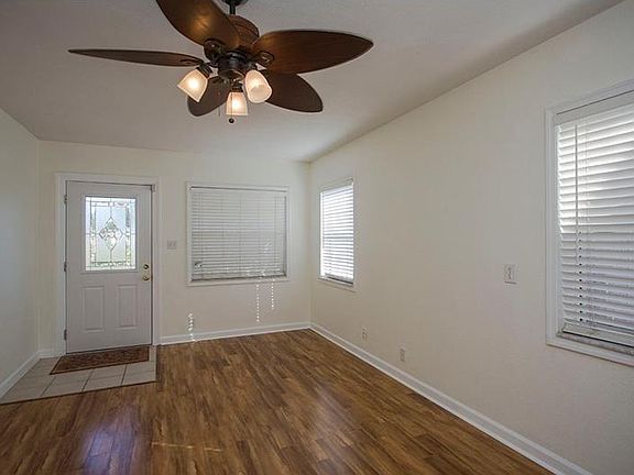 3rd image of 3302 Pearl Ave