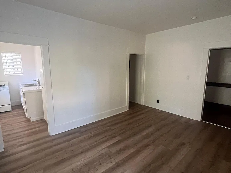1927 Bonsallo Ave #3 — Photo 2